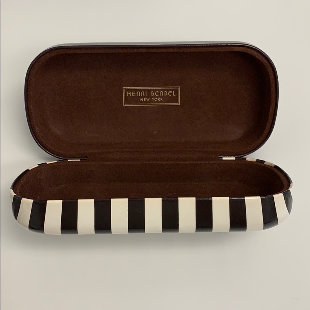 Henri Bendel Sunglasses Case 🕶